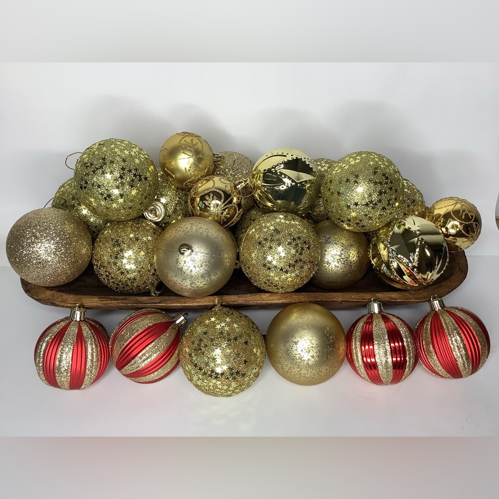 Lot of 25 Gold Plastic Christmas Tree Ornaments